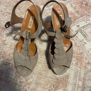 Paul Green Tan Sandals with T-Strap and Heel